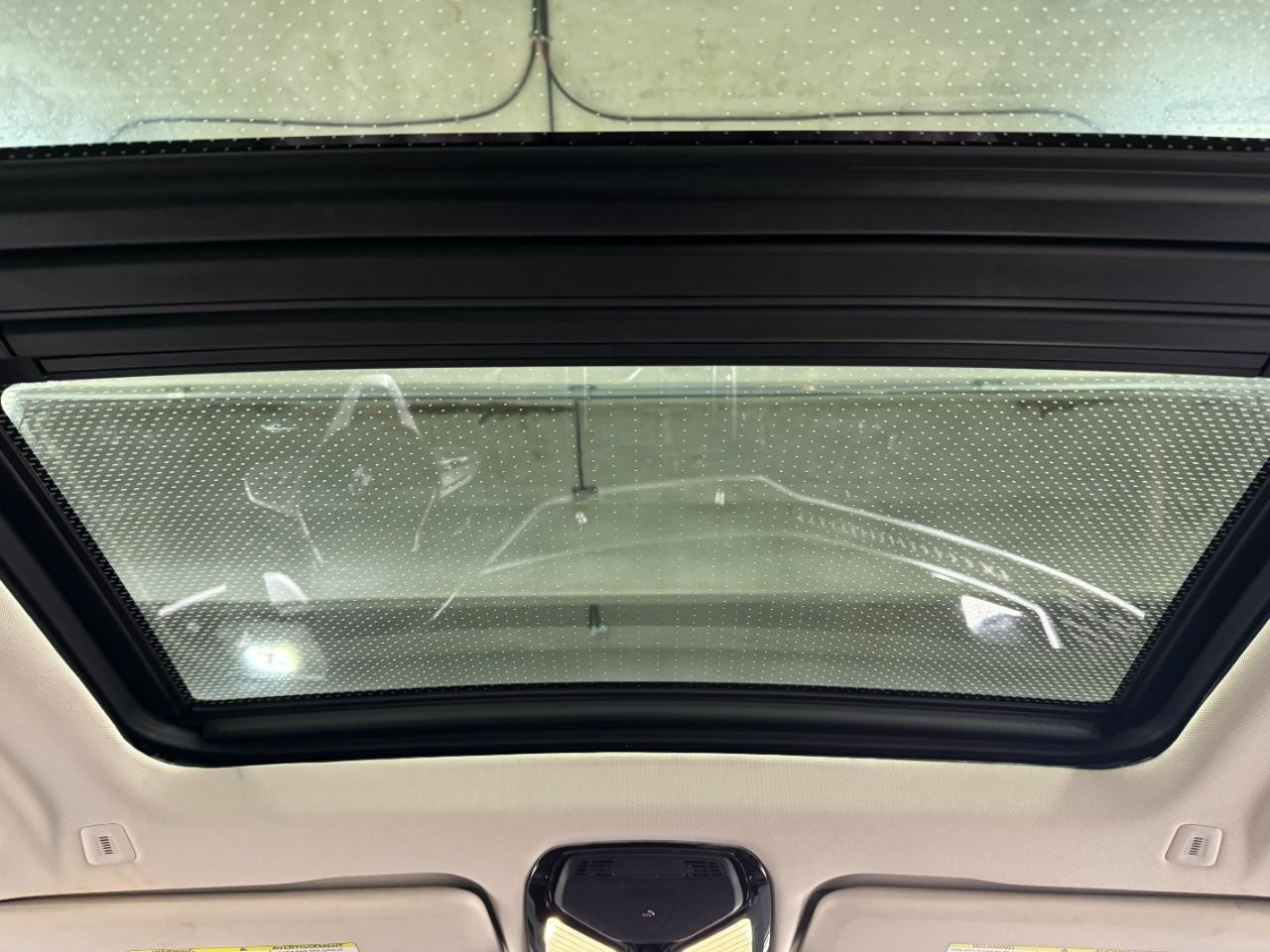 BMW X7 Vehicle Full-screen Gallery Image 14