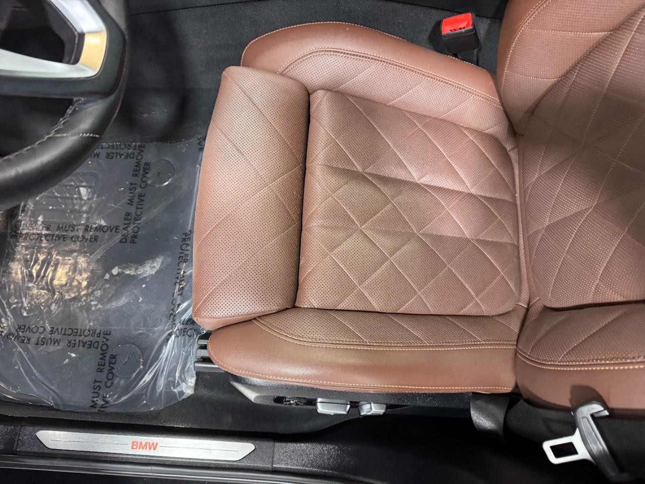 BMW X7 Vehicle Full-screen Gallery Image 31