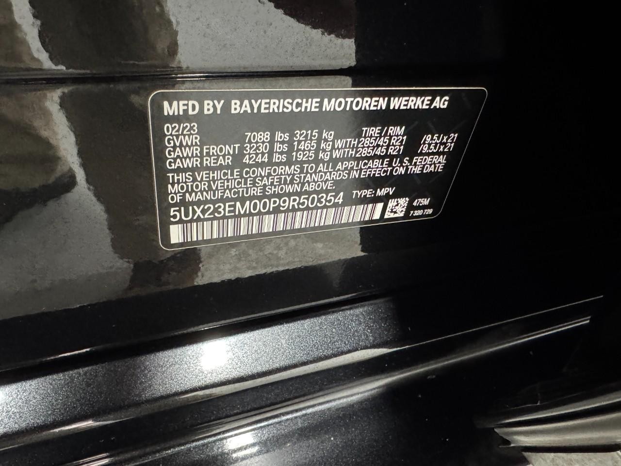 BMW X7 Vehicle Full-screen Gallery Image 38