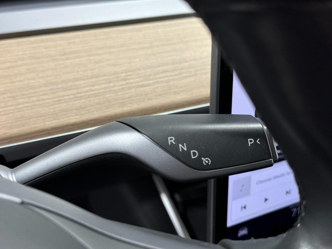 Tesla Model 3 Vehicle Full-screen Gallery Image 29
