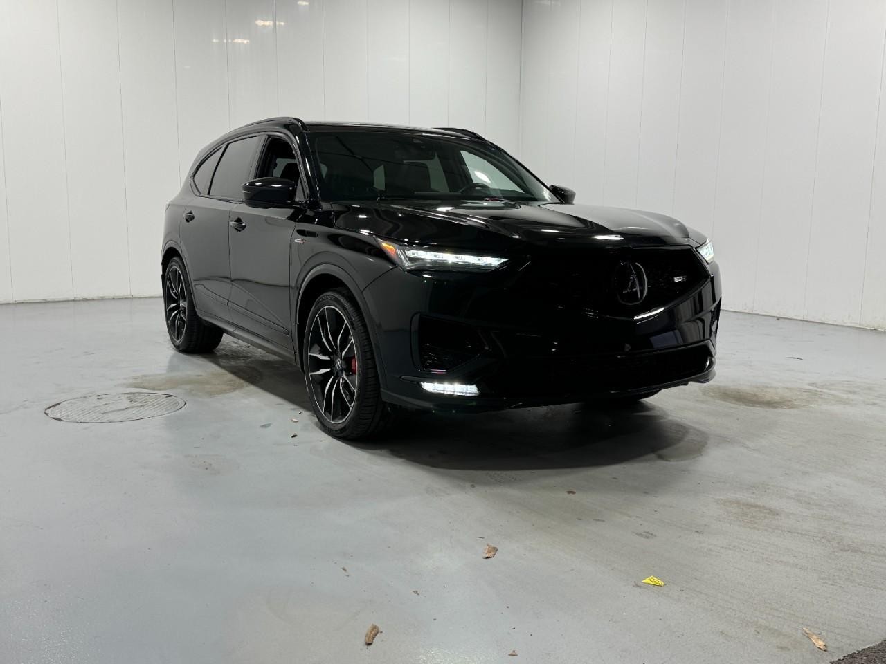 Acura MDX Vehicle Full-screen Gallery Image 06