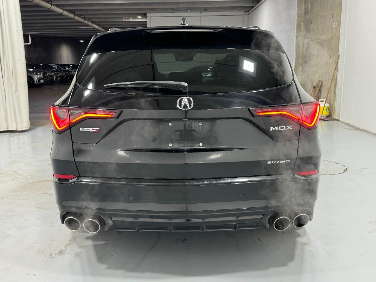 Acura MDX Vehicle Full-screen Gallery Image 09