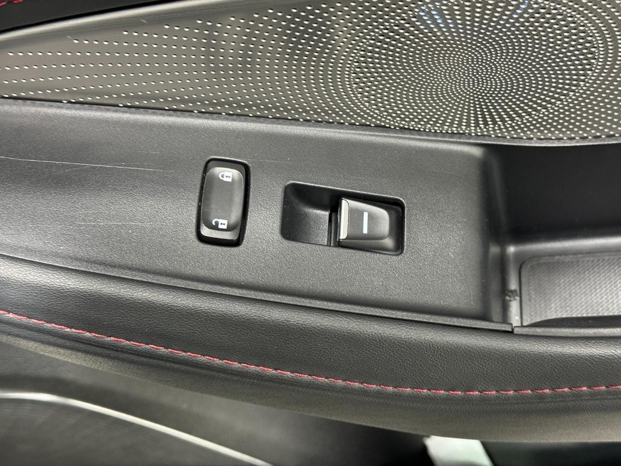 Acura MDX Vehicle Full-screen Gallery Image 22