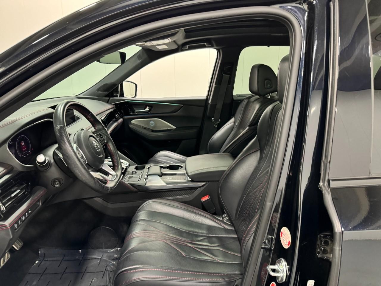 Acura MDX Vehicle Full-screen Gallery Image 27