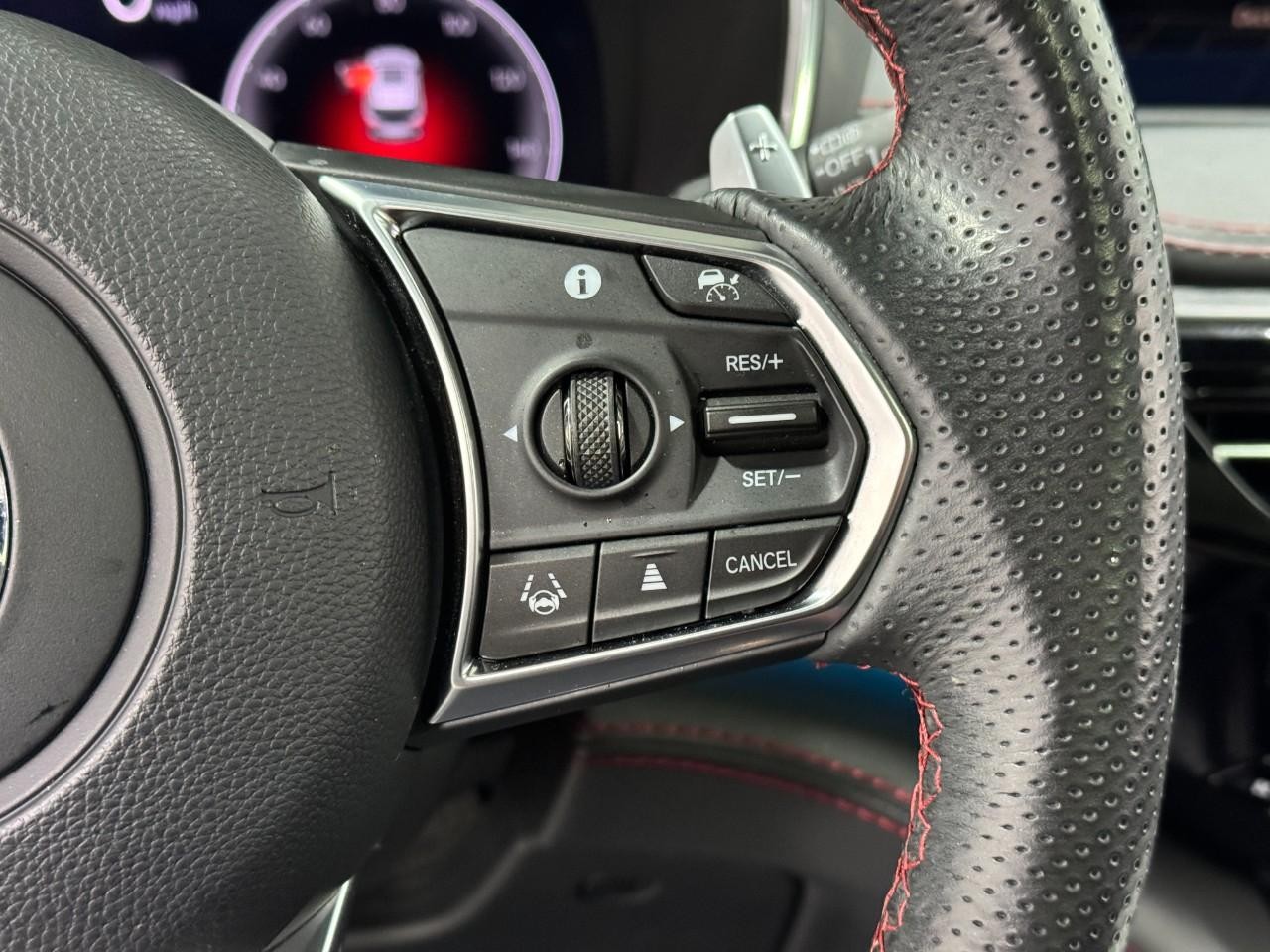 Acura MDX Vehicle Full-screen Gallery Image 32