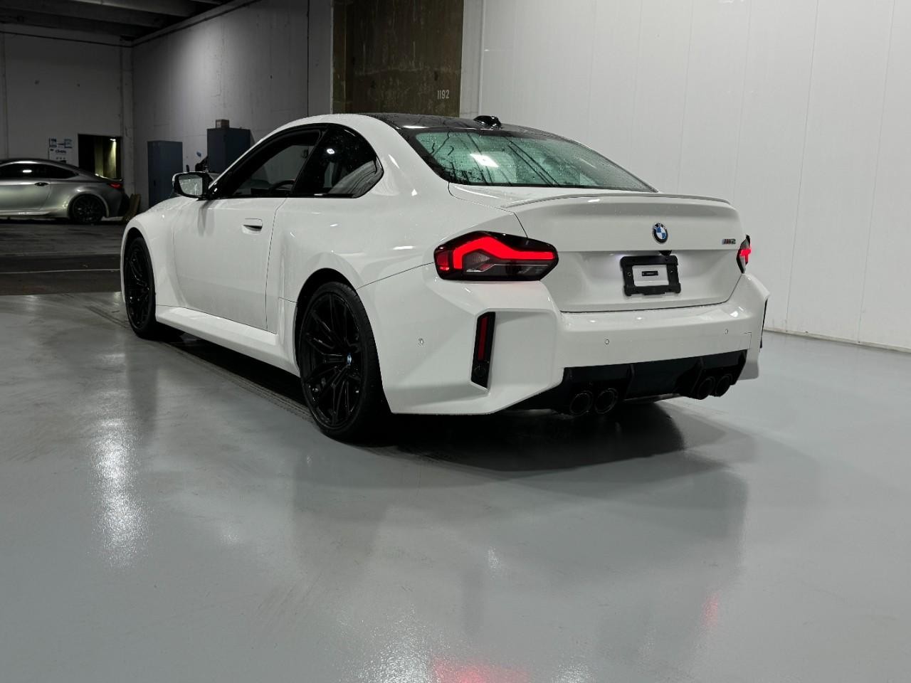 BMW M2 Vehicle Full-screen Gallery Image 3