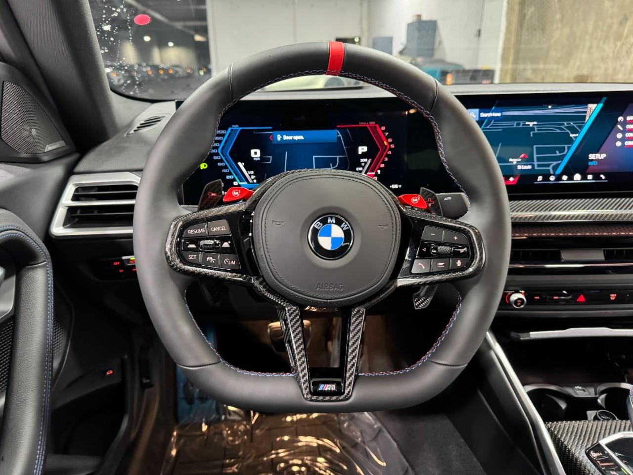 BMW M2 Vehicle Full-screen Gallery Image 12