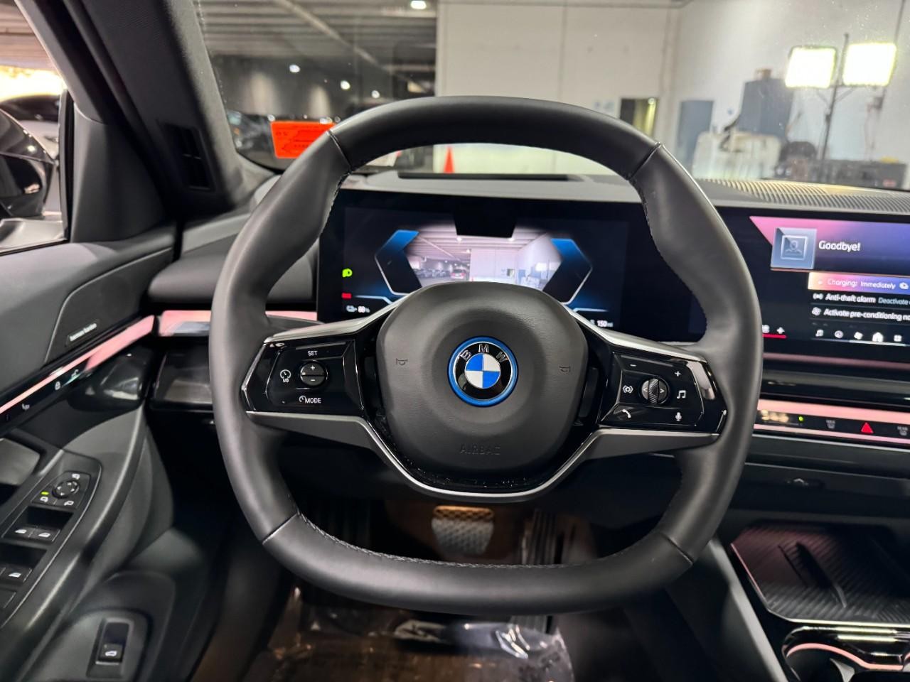 BMW i5 Vehicle Full-screen Gallery Image 13