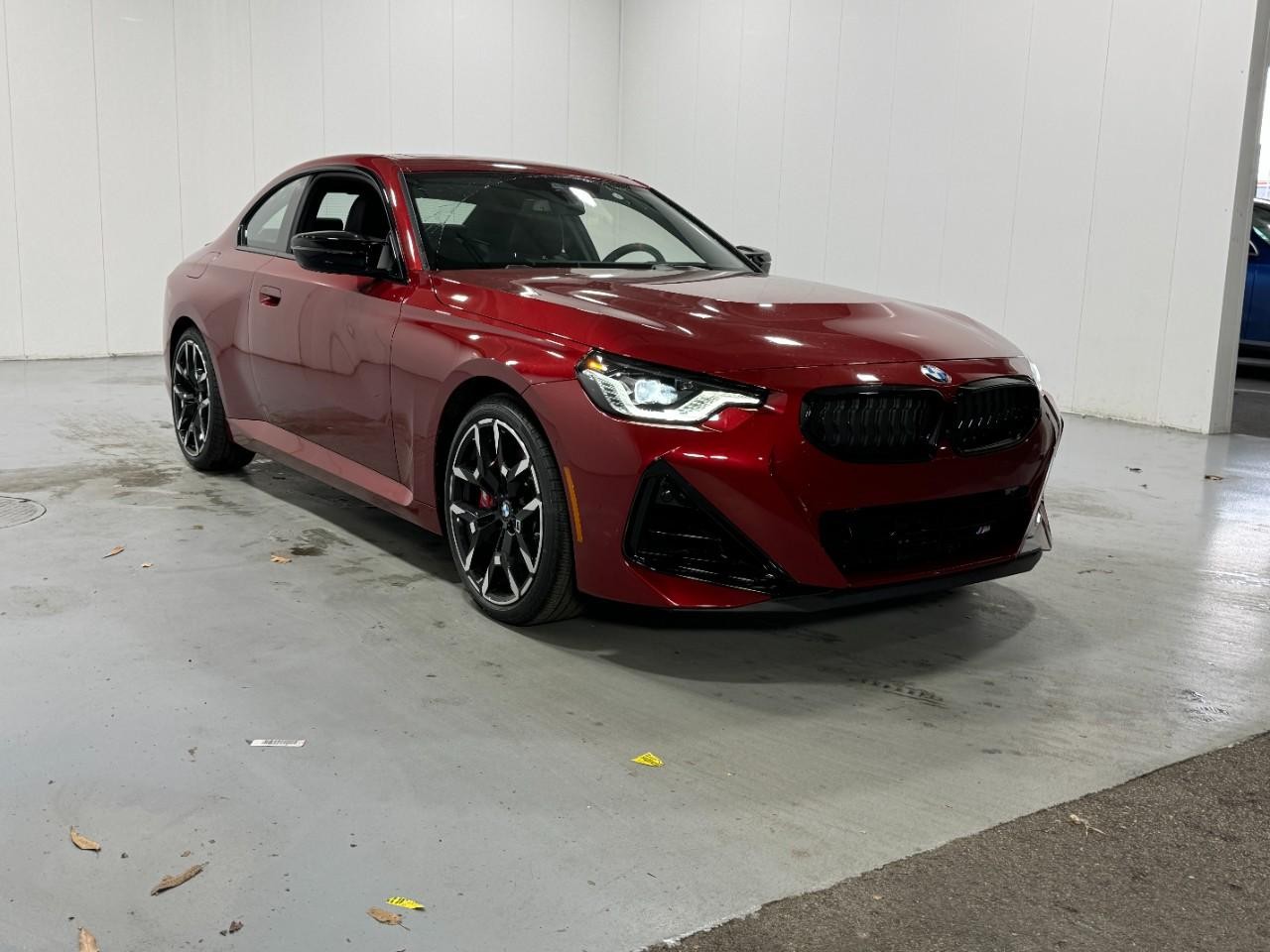 BMW 2 Series Vehicle Full-screen Gallery Image 6