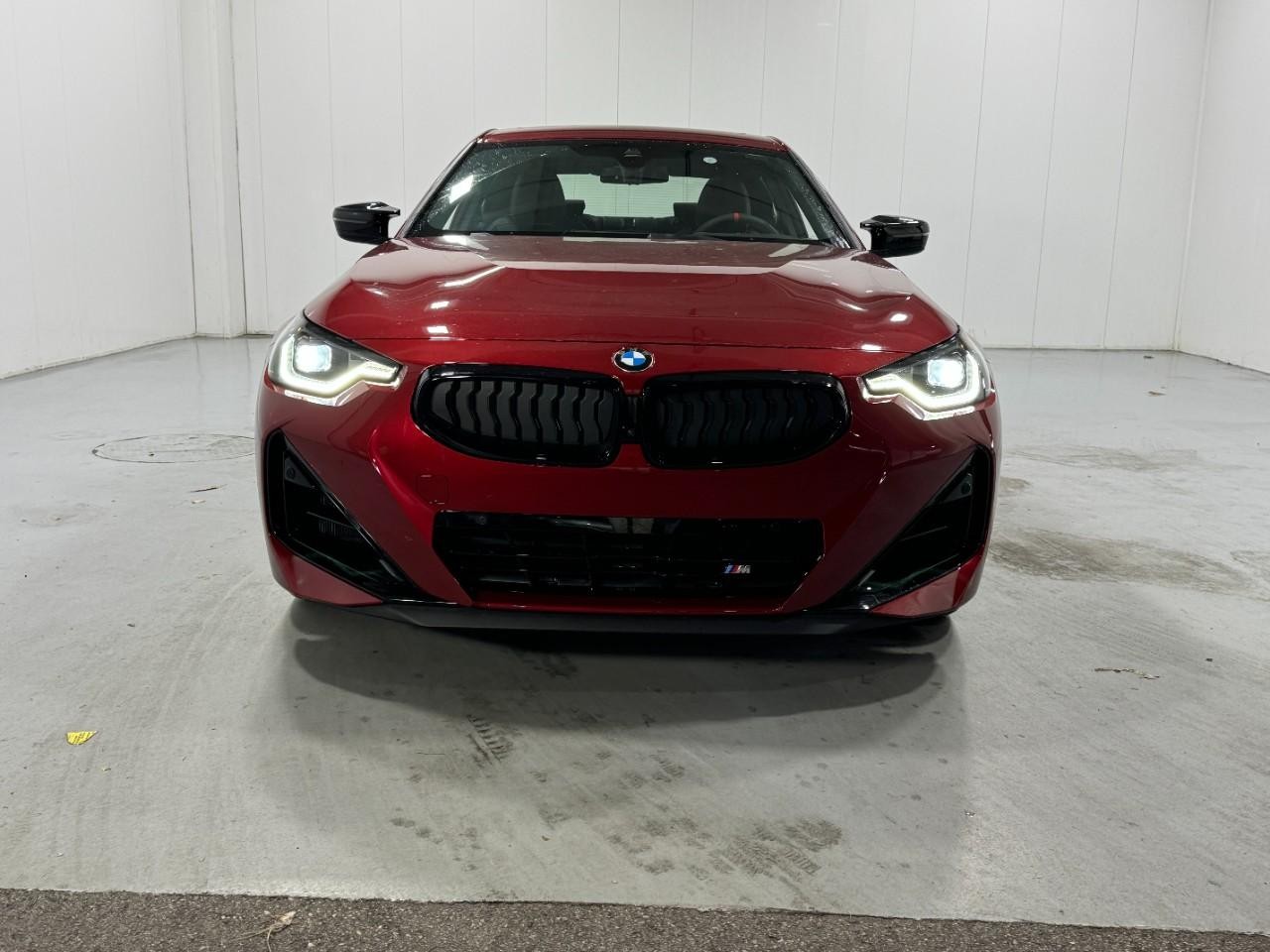 BMW 2 Series Vehicle Full-screen Gallery Image 7