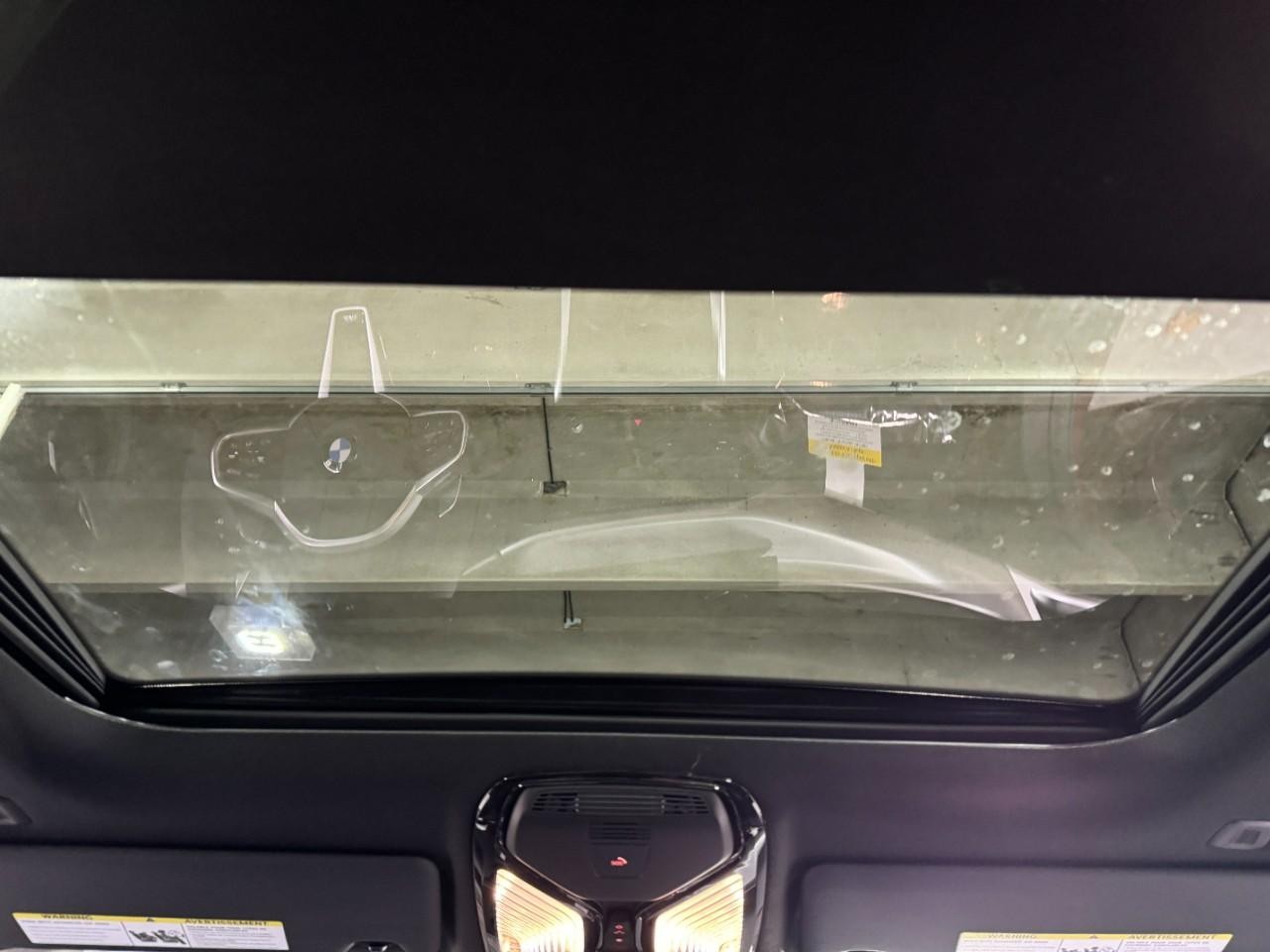 BMW 4 Series Vehicle Full-screen Gallery Image 11