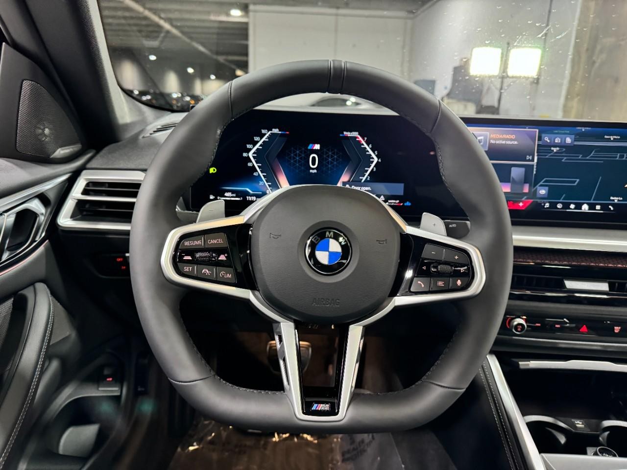 BMW 4 Series Vehicle Full-screen Gallery Image 13