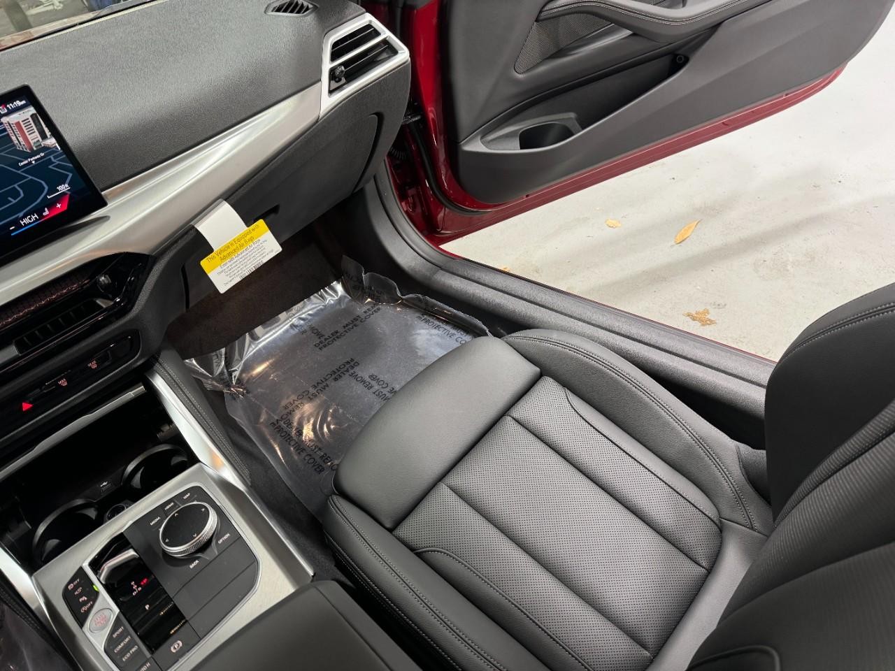 BMW 4 Series Vehicle Full-screen Gallery Image 16