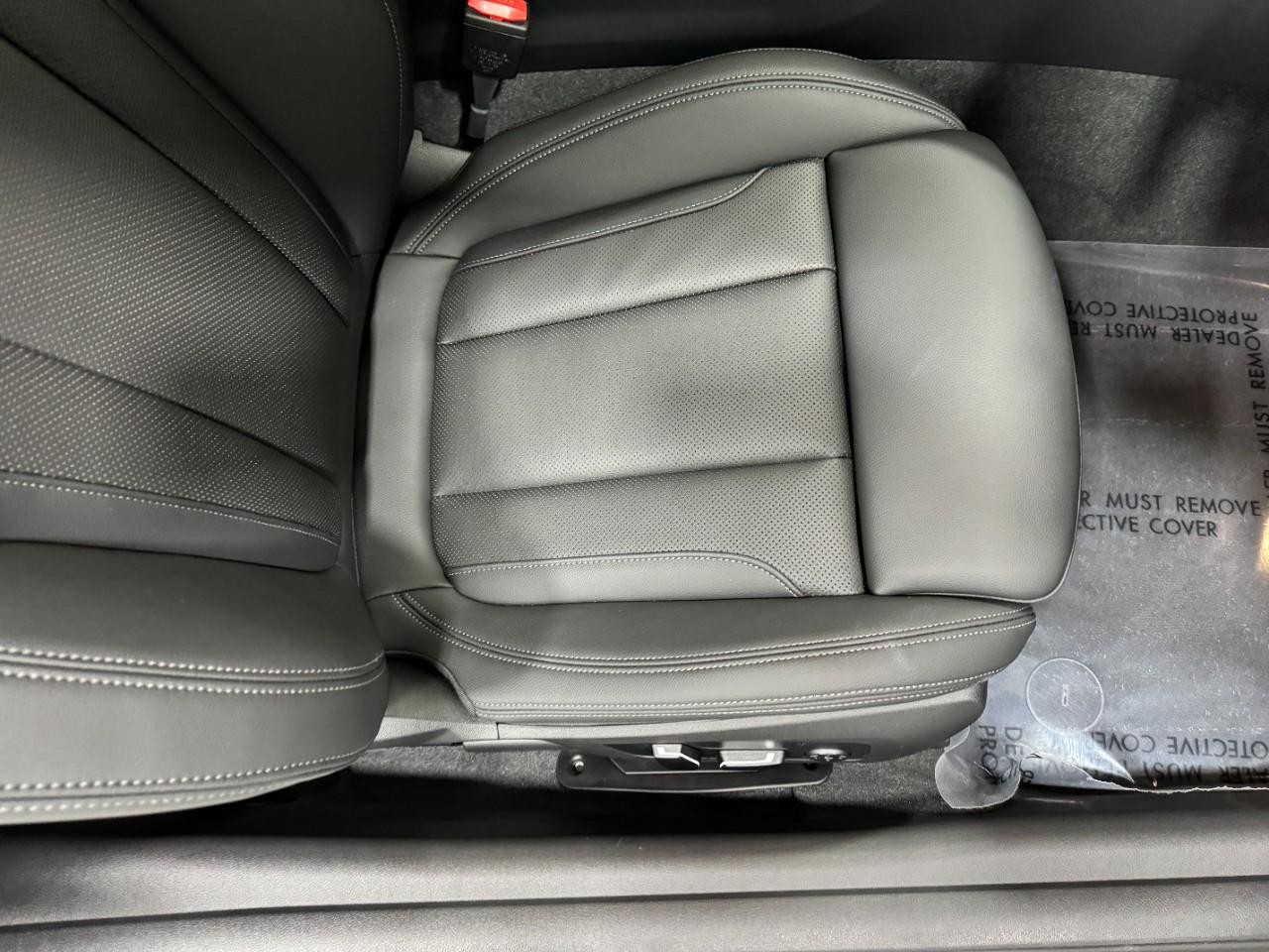 BMW 4 Series Vehicle Full-screen Gallery Image 18