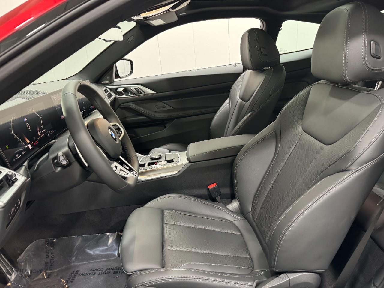 BMW 4 Series Vehicle Full-screen Gallery Image 27