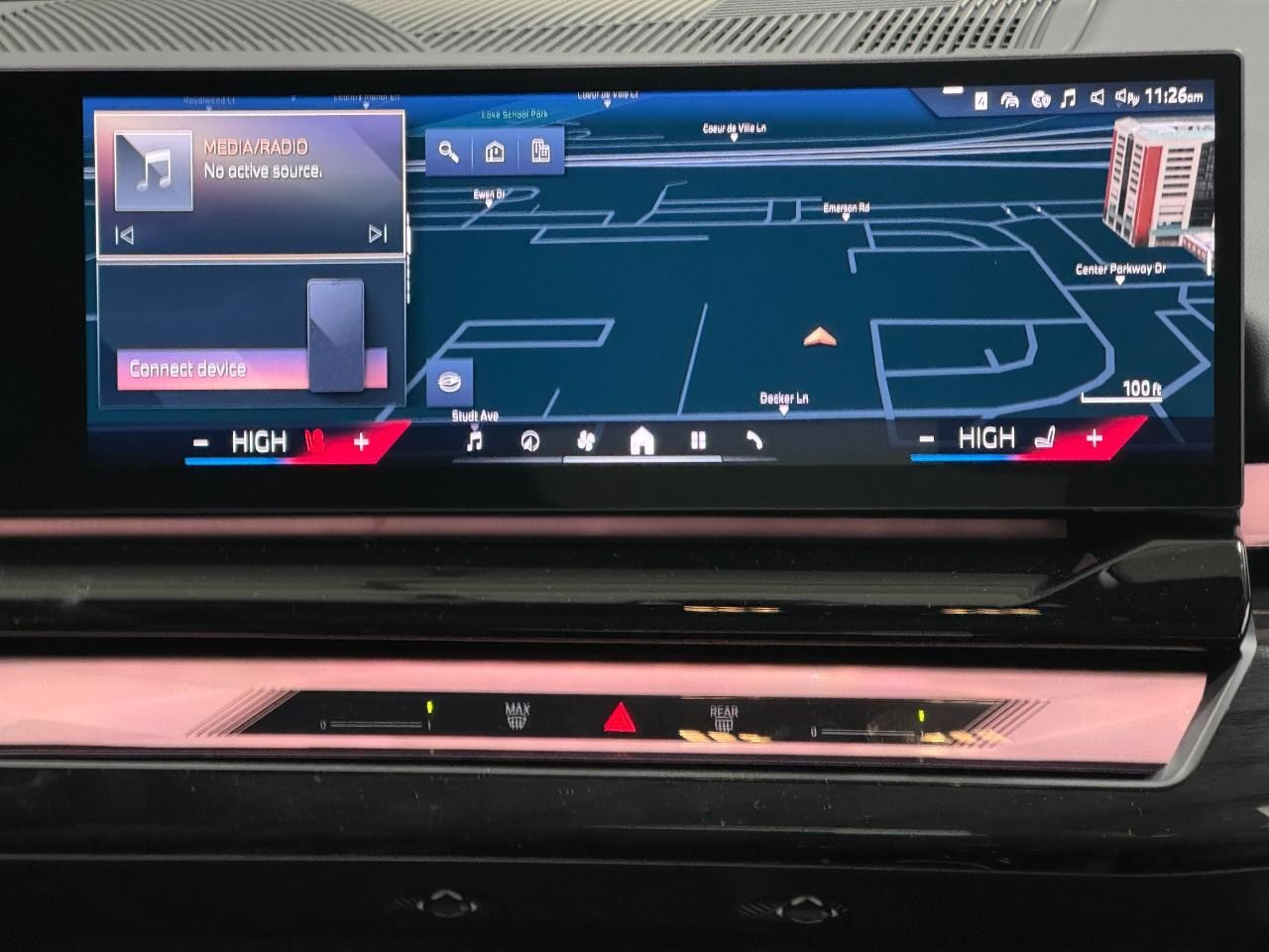 BMW 5 Series Vehicle Full-screen Gallery Image 14