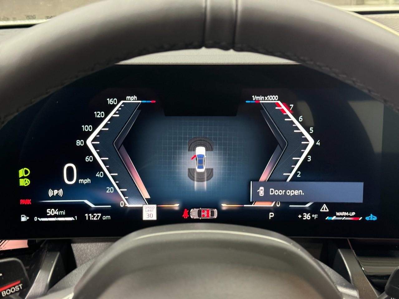 BMW 5 Series Vehicle Full-screen Gallery Image 31