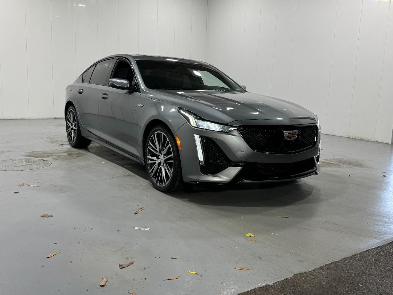 Cadillac CT5 Vehicle Full-screen Gallery Image 6