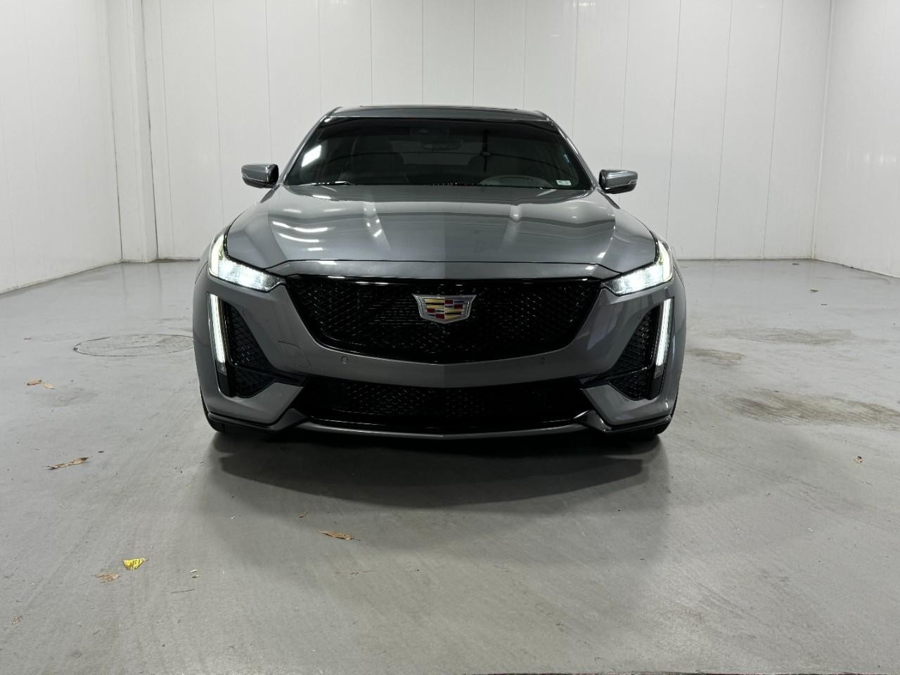 Cadillac CT5 Vehicle Full-screen Gallery Image 7