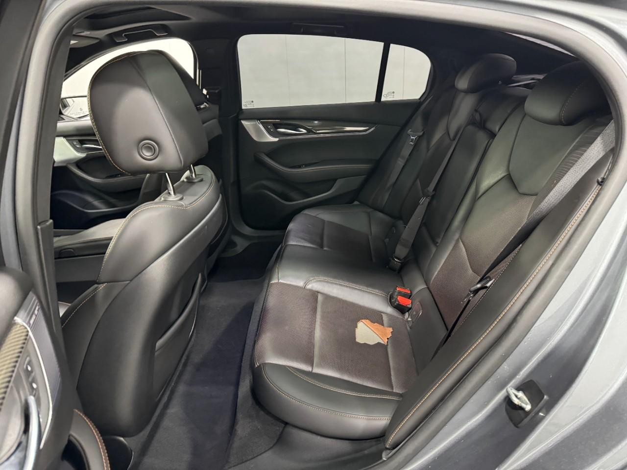 Cadillac CT5 Vehicle Full-screen Gallery Image 8