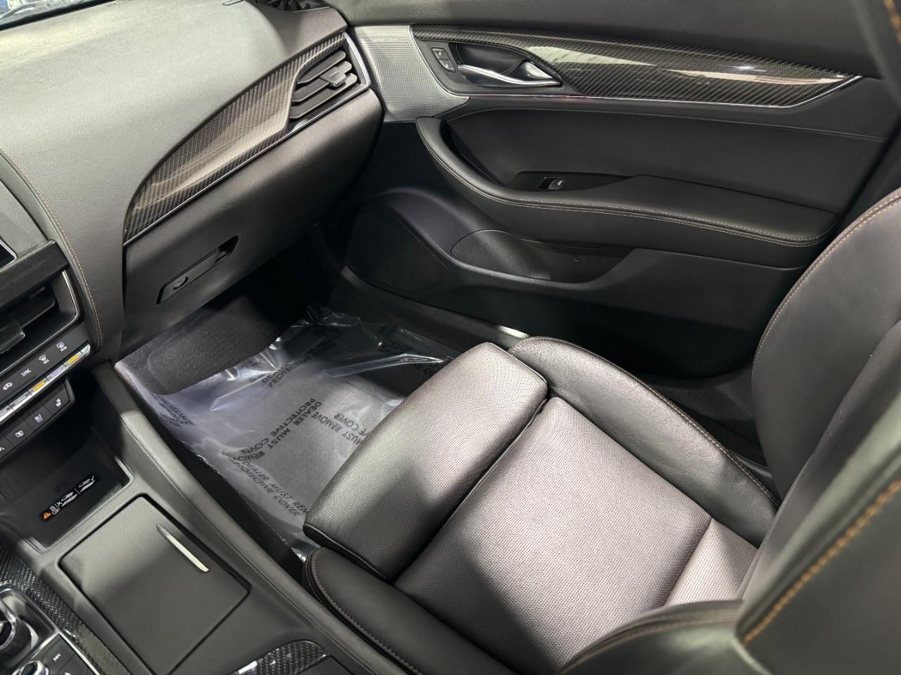 Cadillac CT5 Vehicle Full-screen Gallery Image 17