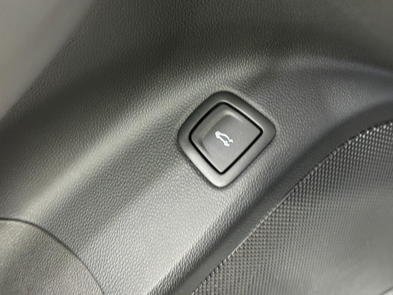 Cadillac CT5 Vehicle Full-screen Gallery Image 26