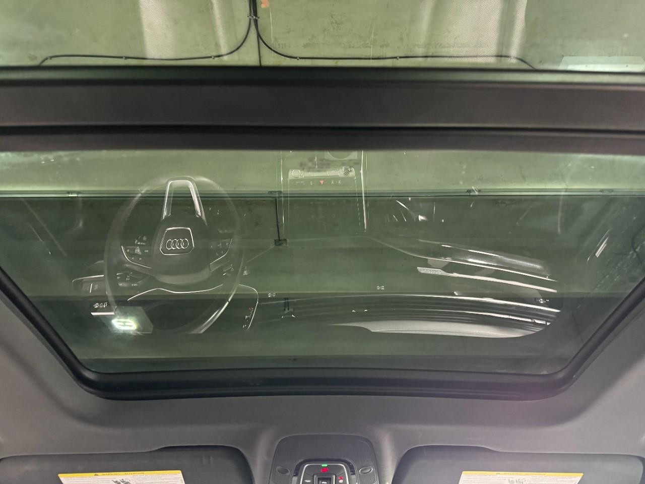 Audi Q8 Vehicle Full-screen Gallery Image 12