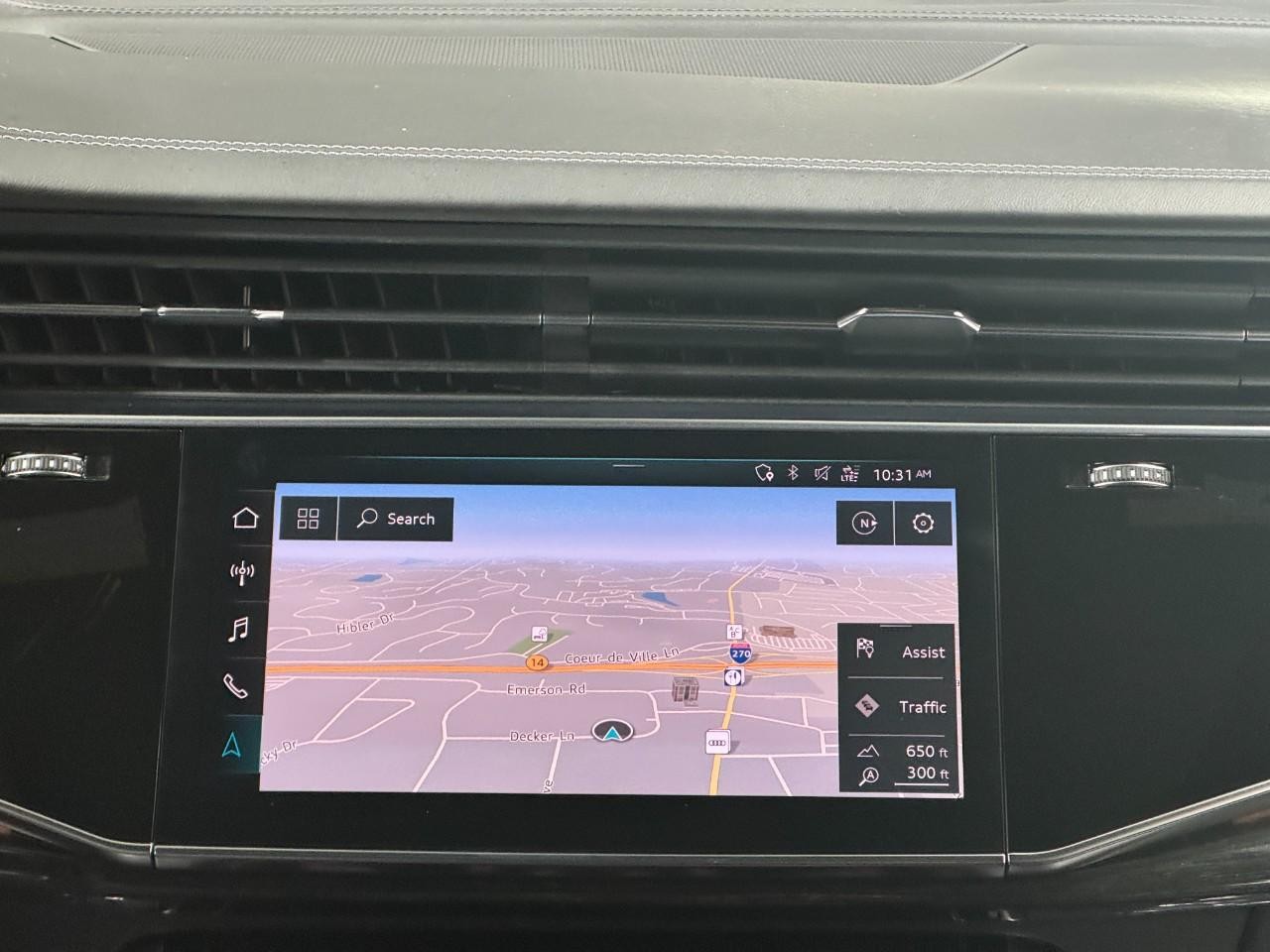 Audi Q8 Vehicle Full-screen Gallery Image 15