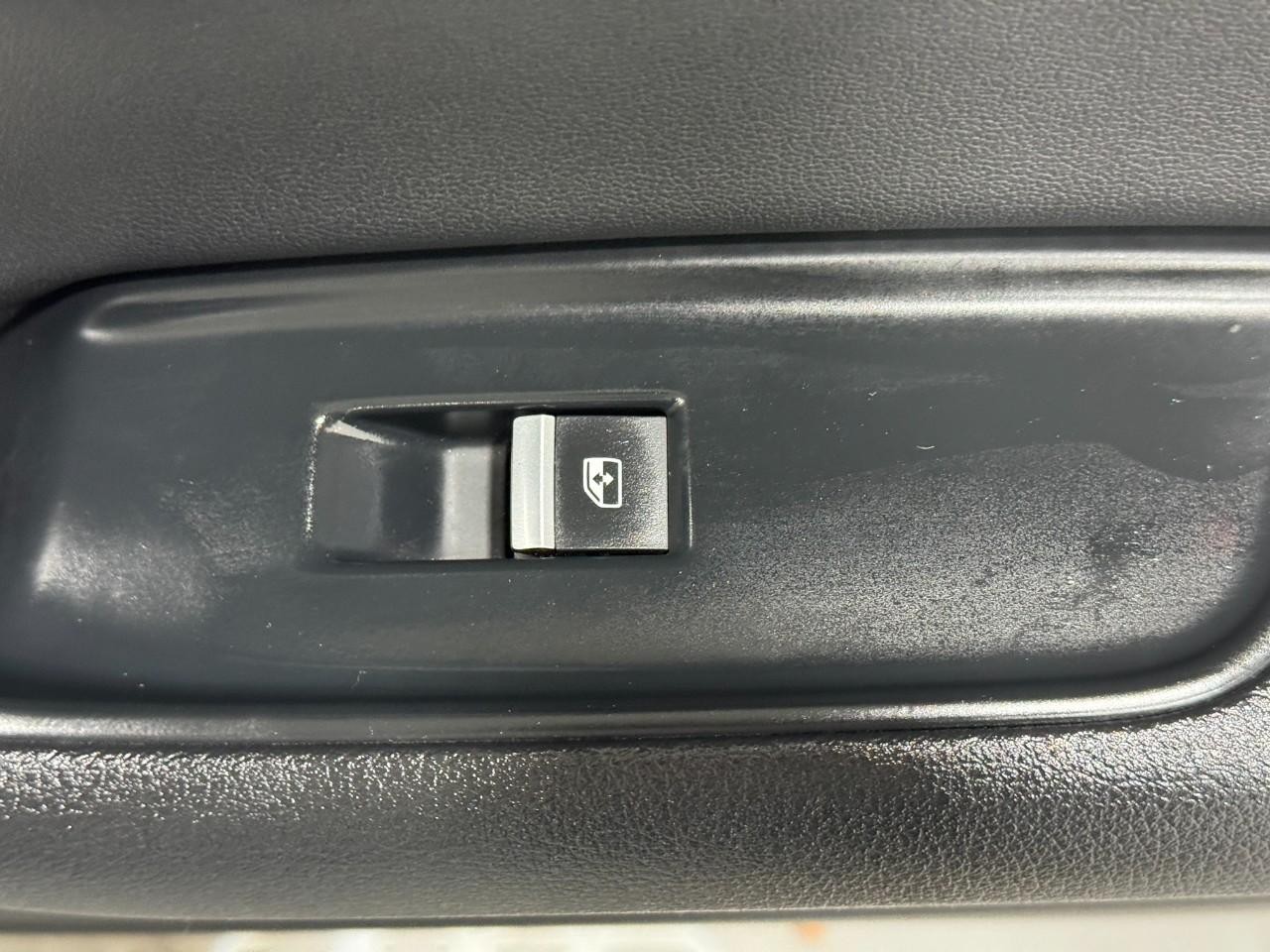 Audi Q8 Vehicle Full-screen Gallery Image 23