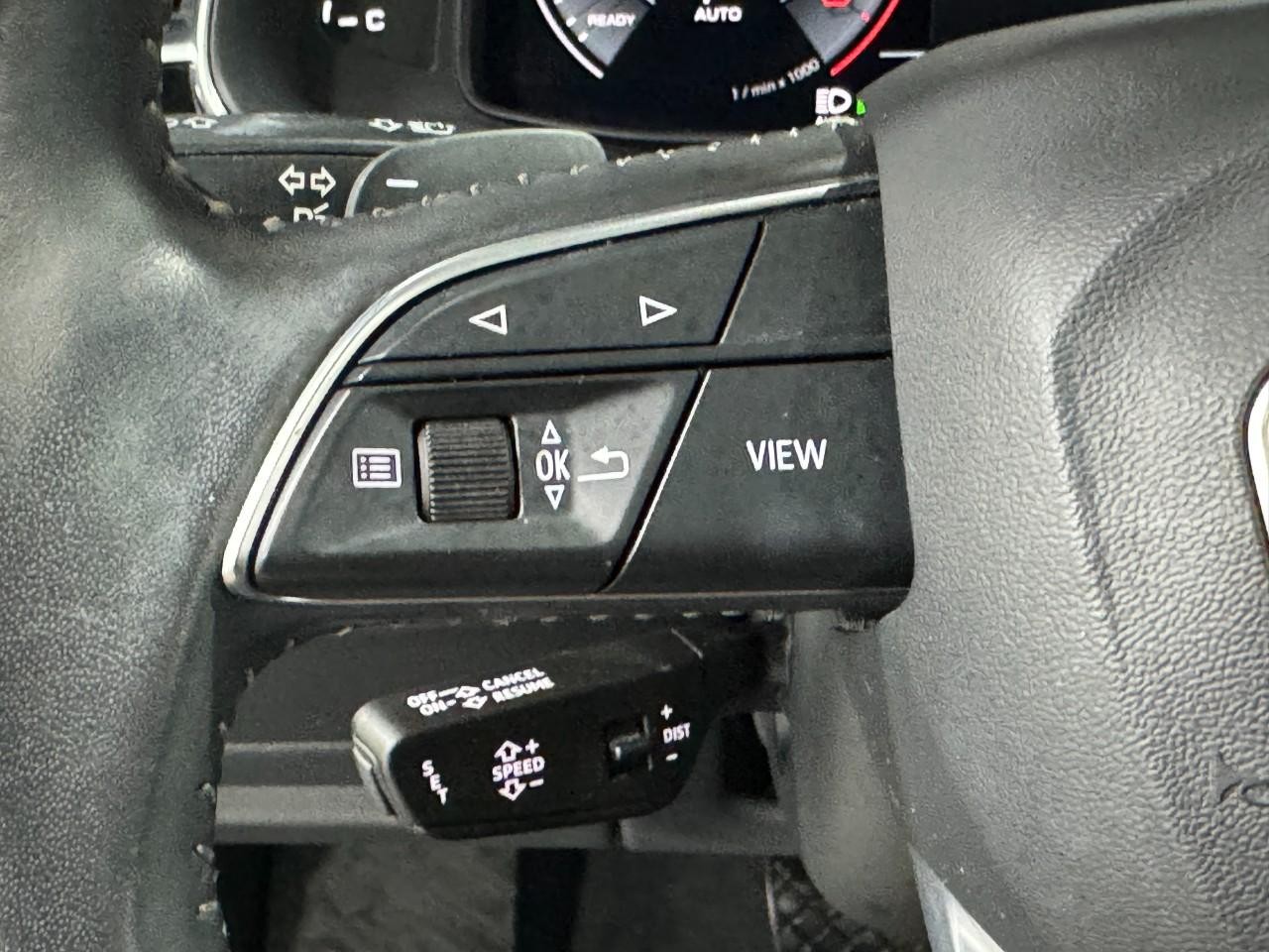 Audi Q8 Vehicle Full-screen Gallery Image 33