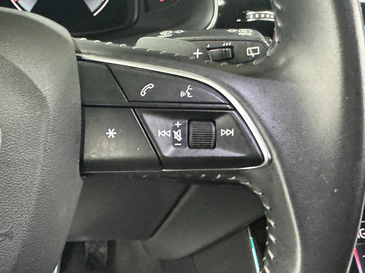 Audi Q8 Vehicle Full-screen Gallery Image 34