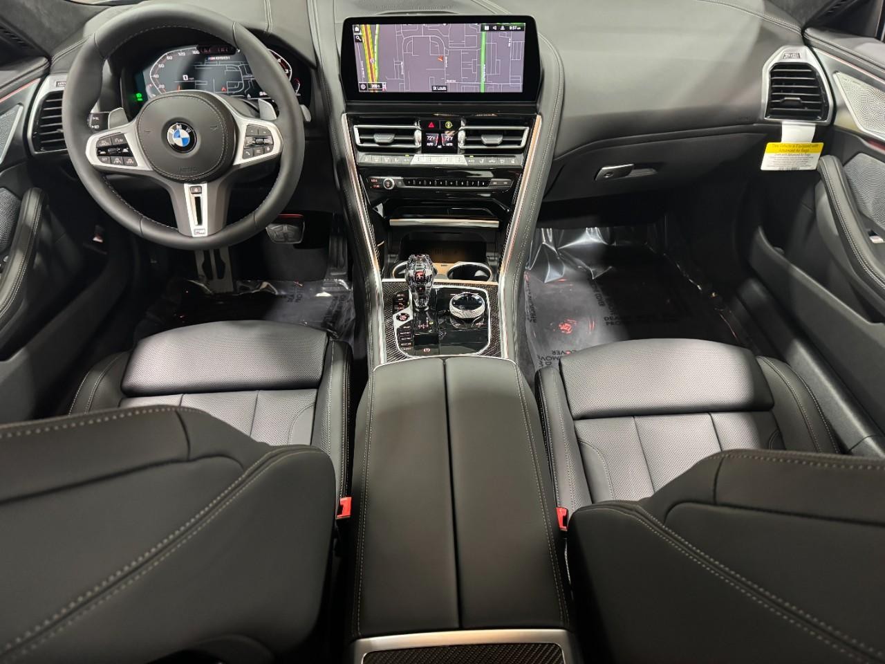 BMW 8 Series Vehicle Full-screen Gallery Image 13