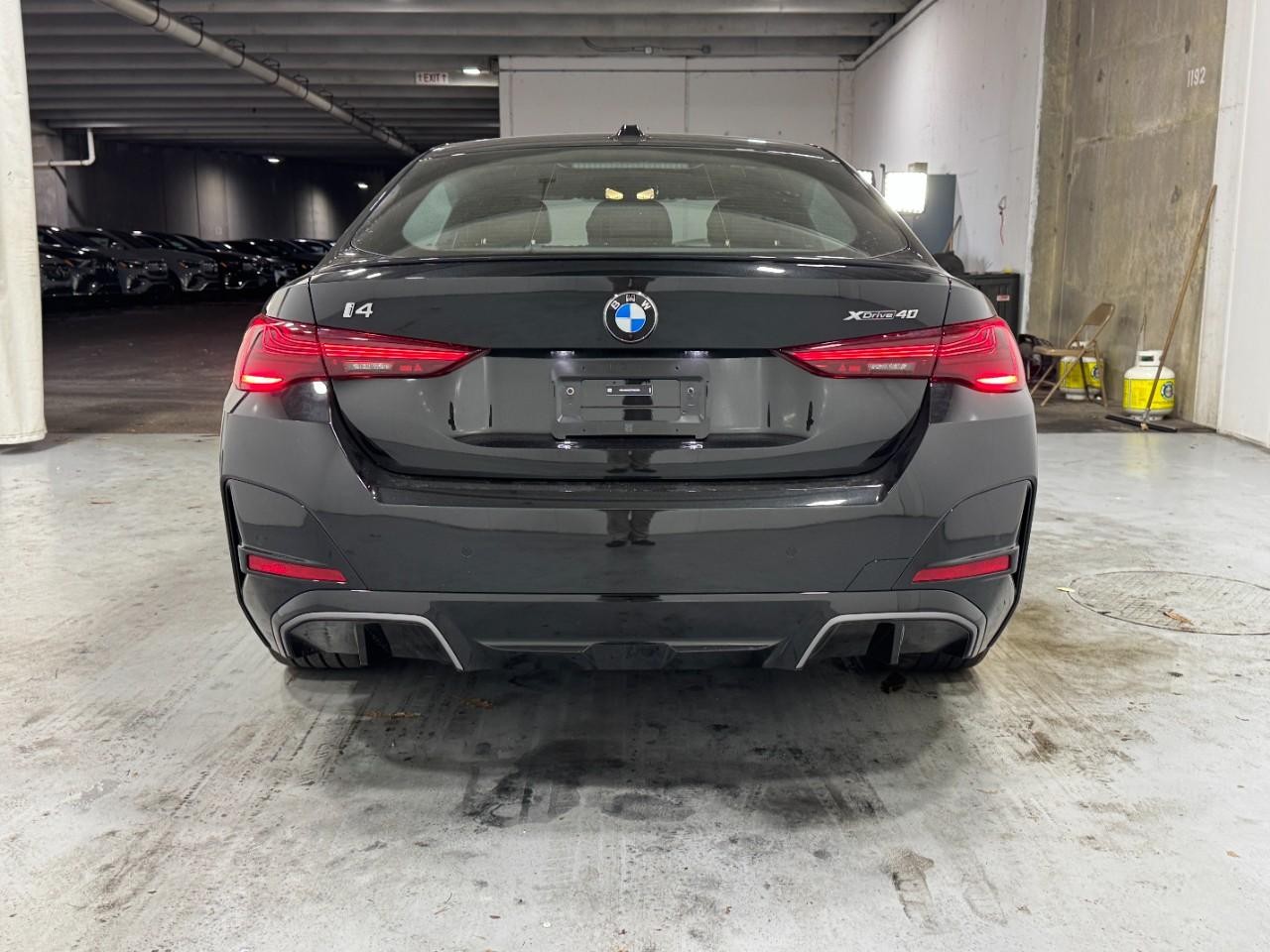 BMW i4 Vehicle Full-screen Gallery Image 9