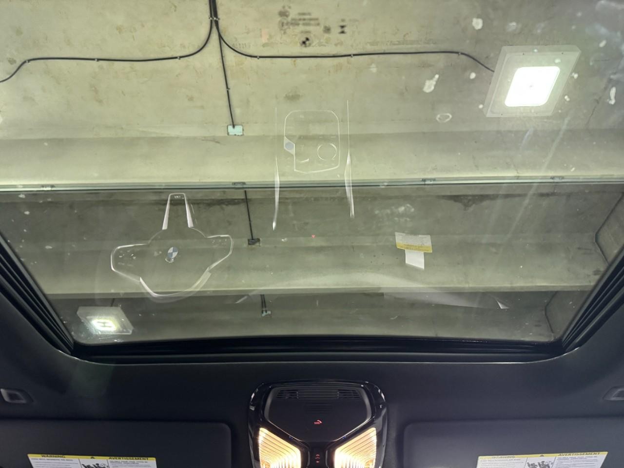 BMW i4 Vehicle Full-screen Gallery Image 12