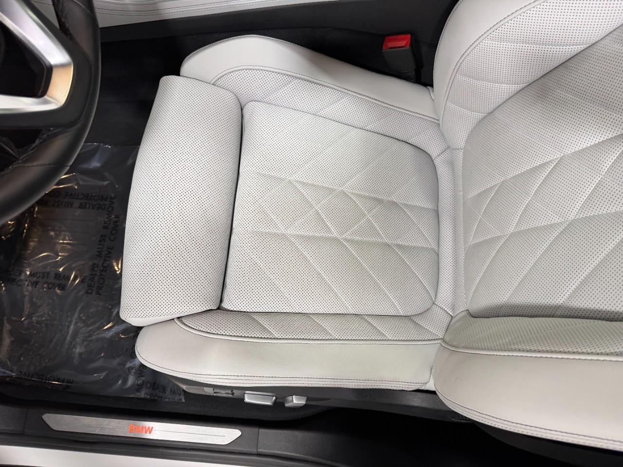 BMW X5 Vehicle Full-screen Gallery Image 28