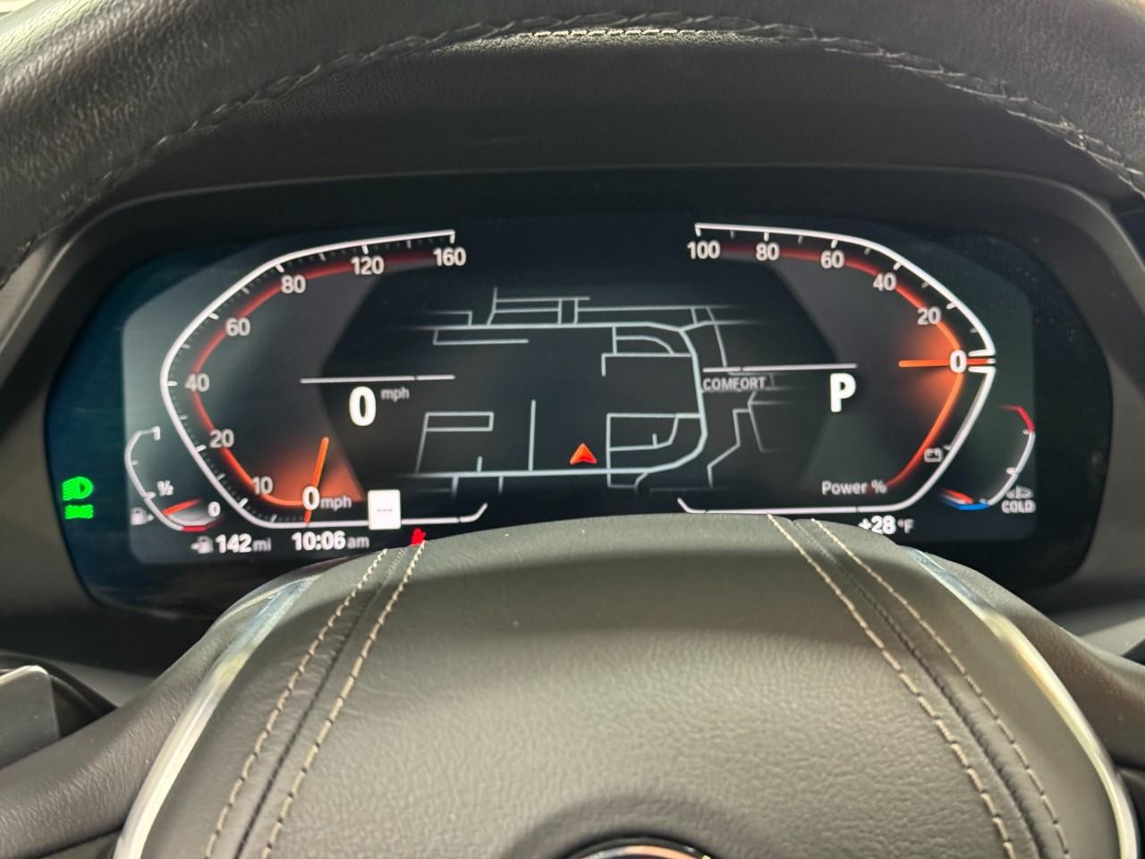 BMW X5 Vehicle Full-screen Gallery Image 34