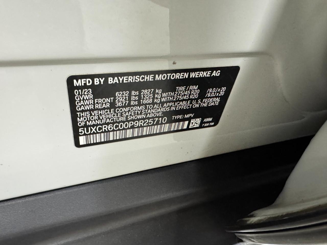 BMW X5 Vehicle Full-screen Gallery Image 36