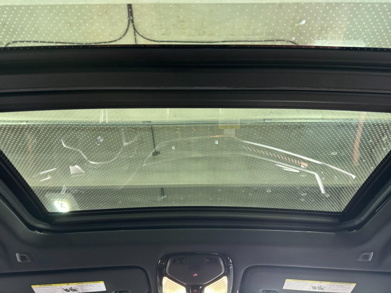 BMW X6 Vehicle Full-screen Gallery Image 12