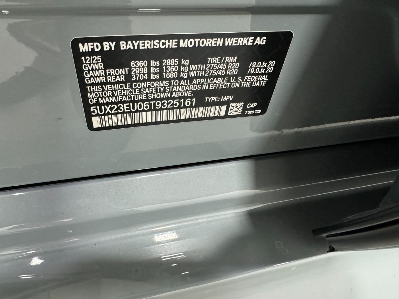 BMW X5 Vehicle Full-screen Gallery Image 35