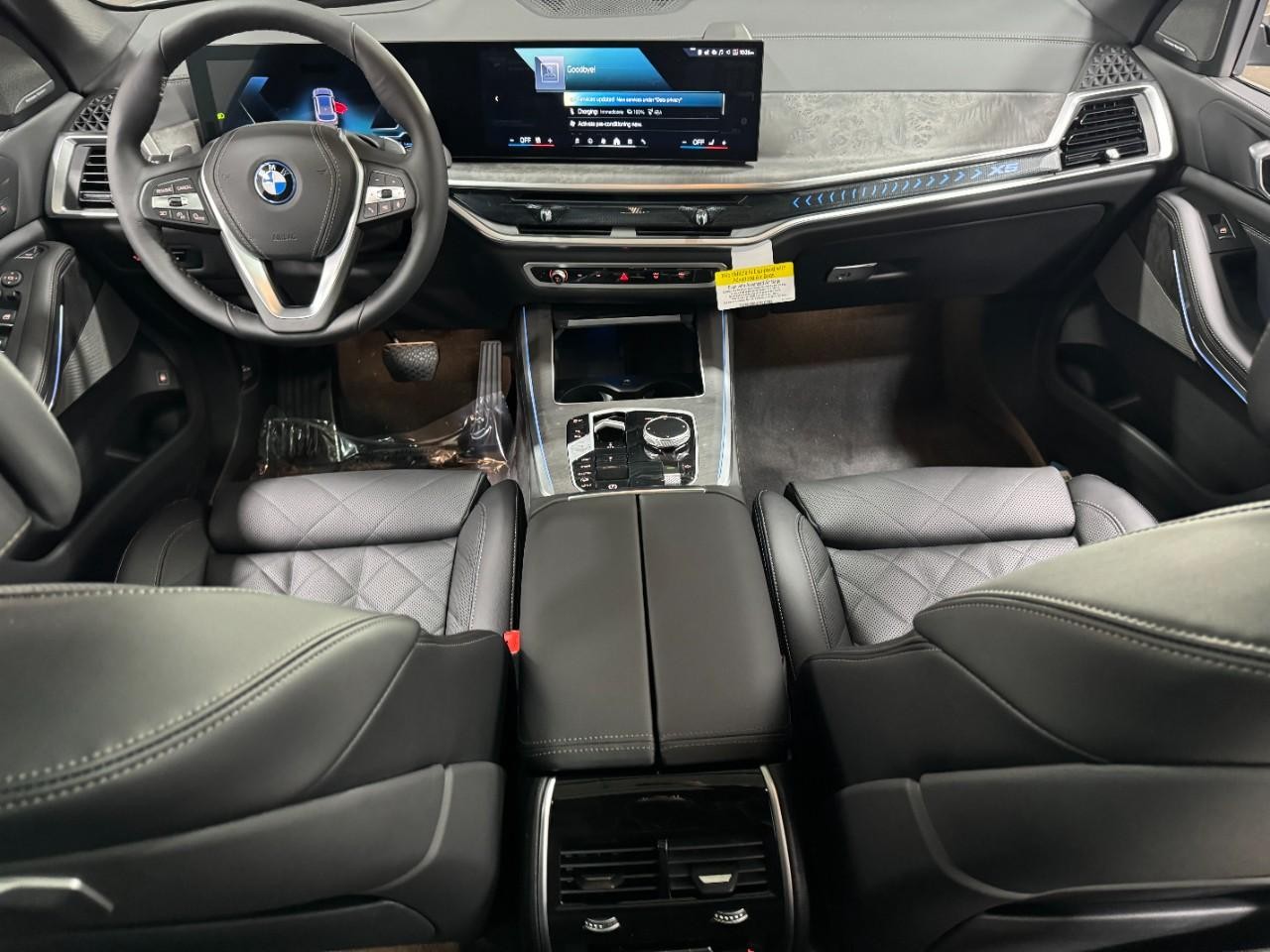 BMW X5 Vehicle Full-screen Gallery Image 13