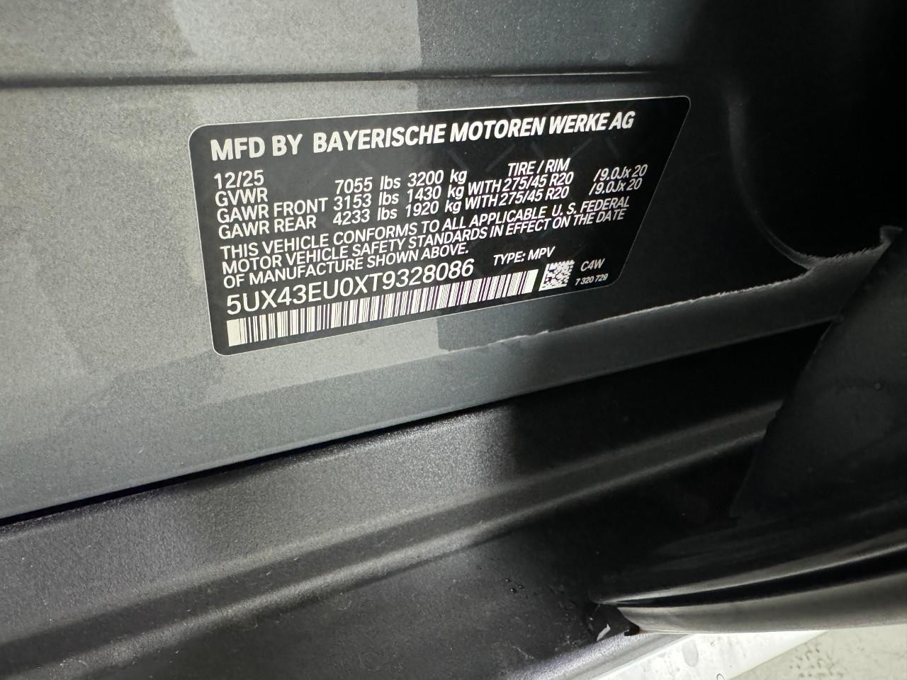 BMW X5 Vehicle Full-screen Gallery Image 36