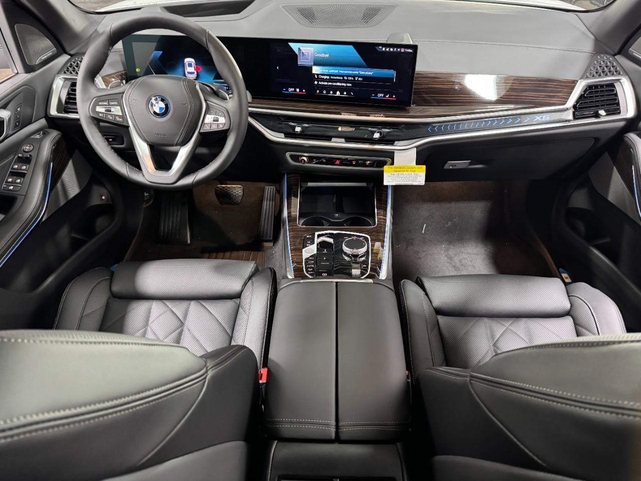 BMW X5 Vehicle Full-screen Gallery Image 12