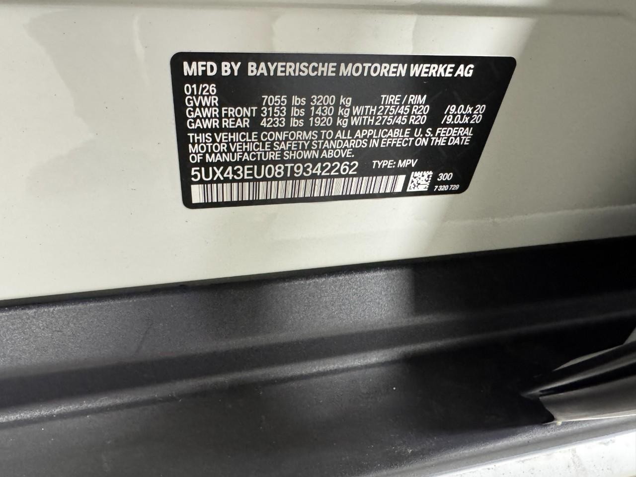 BMW X5 Vehicle Full-screen Gallery Image 34