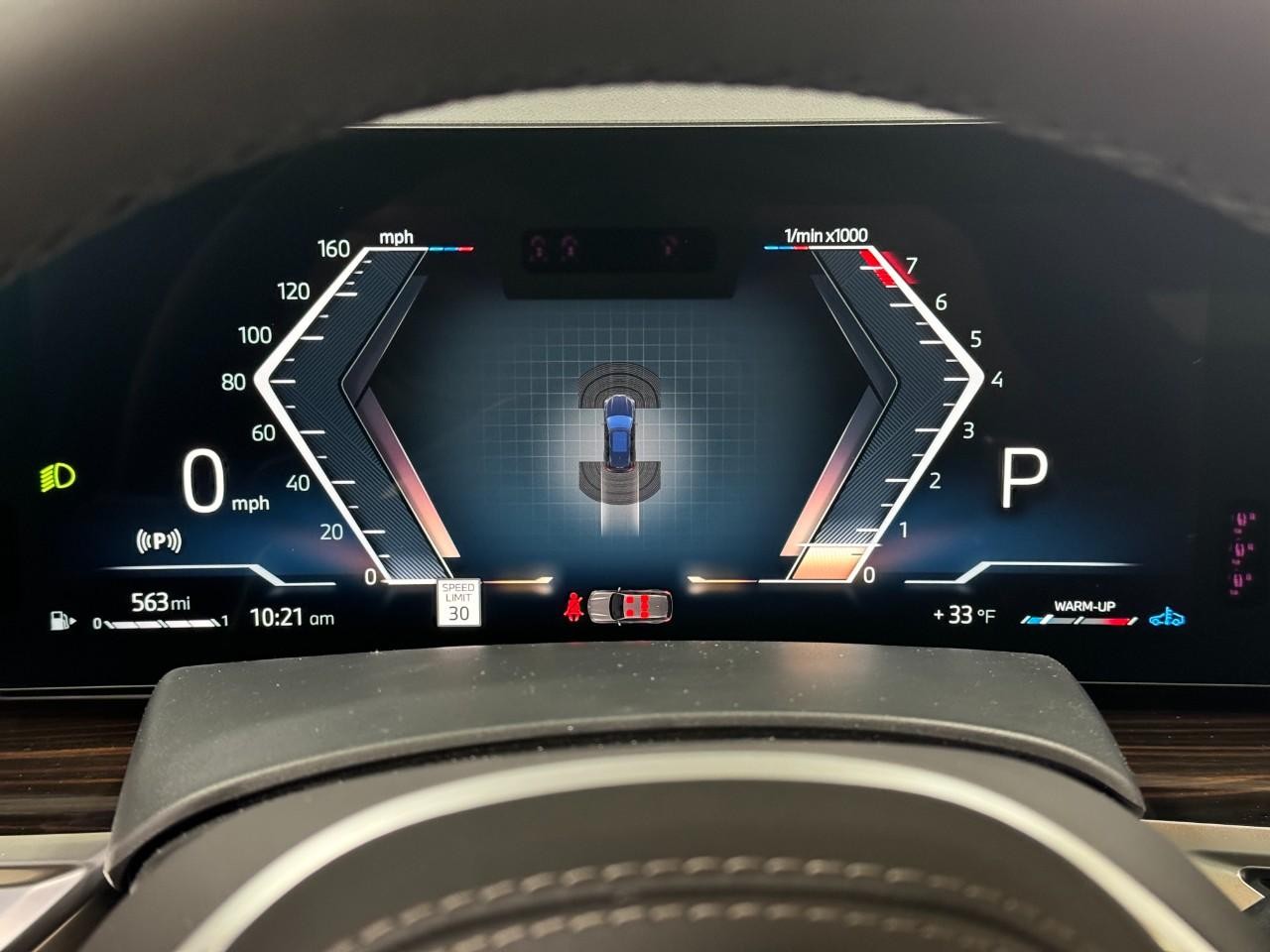 BMW X5 Vehicle Full-screen Gallery Image 34