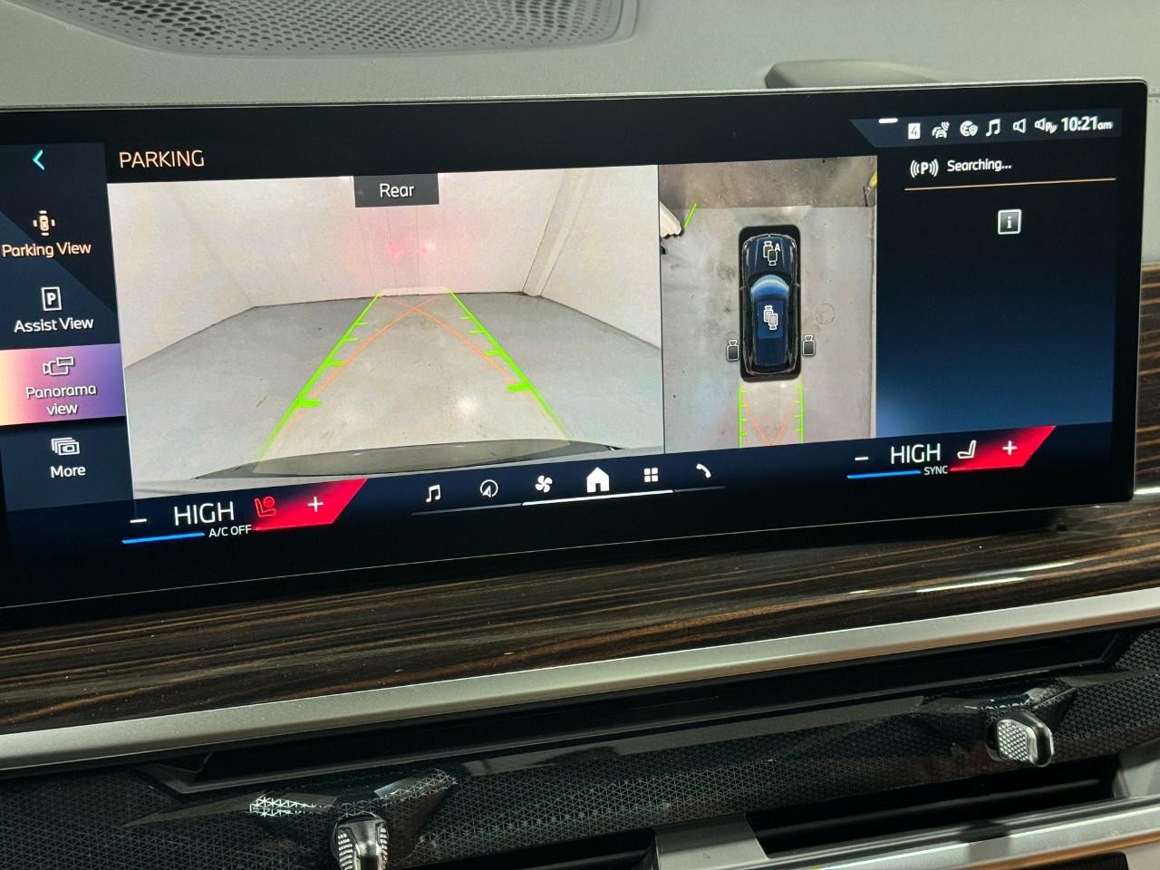 BMW X5 Vehicle Full-screen Gallery Image 35