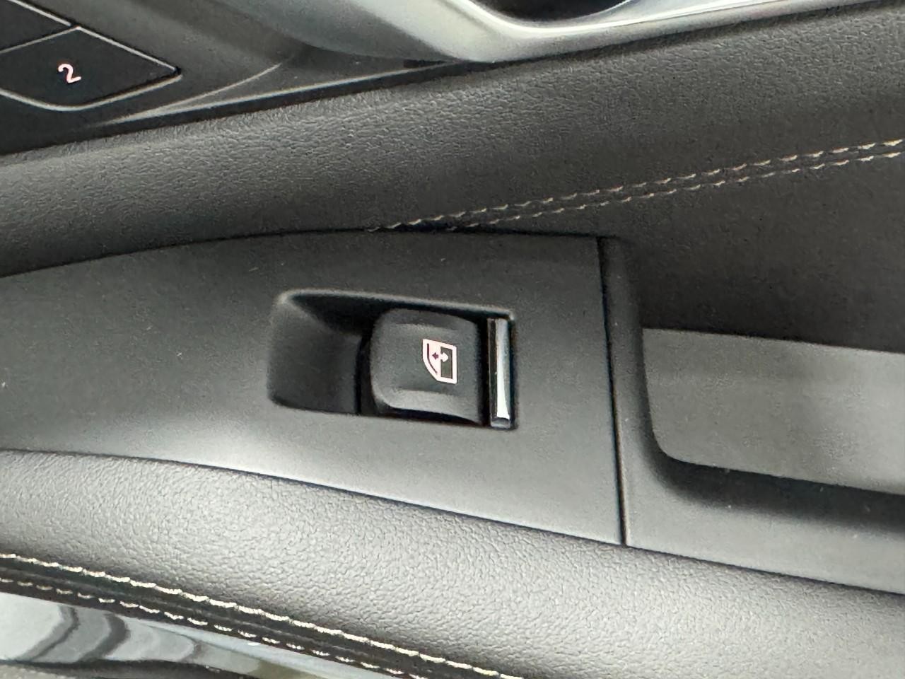 BMW X5 Vehicle Full-screen Gallery Image 23