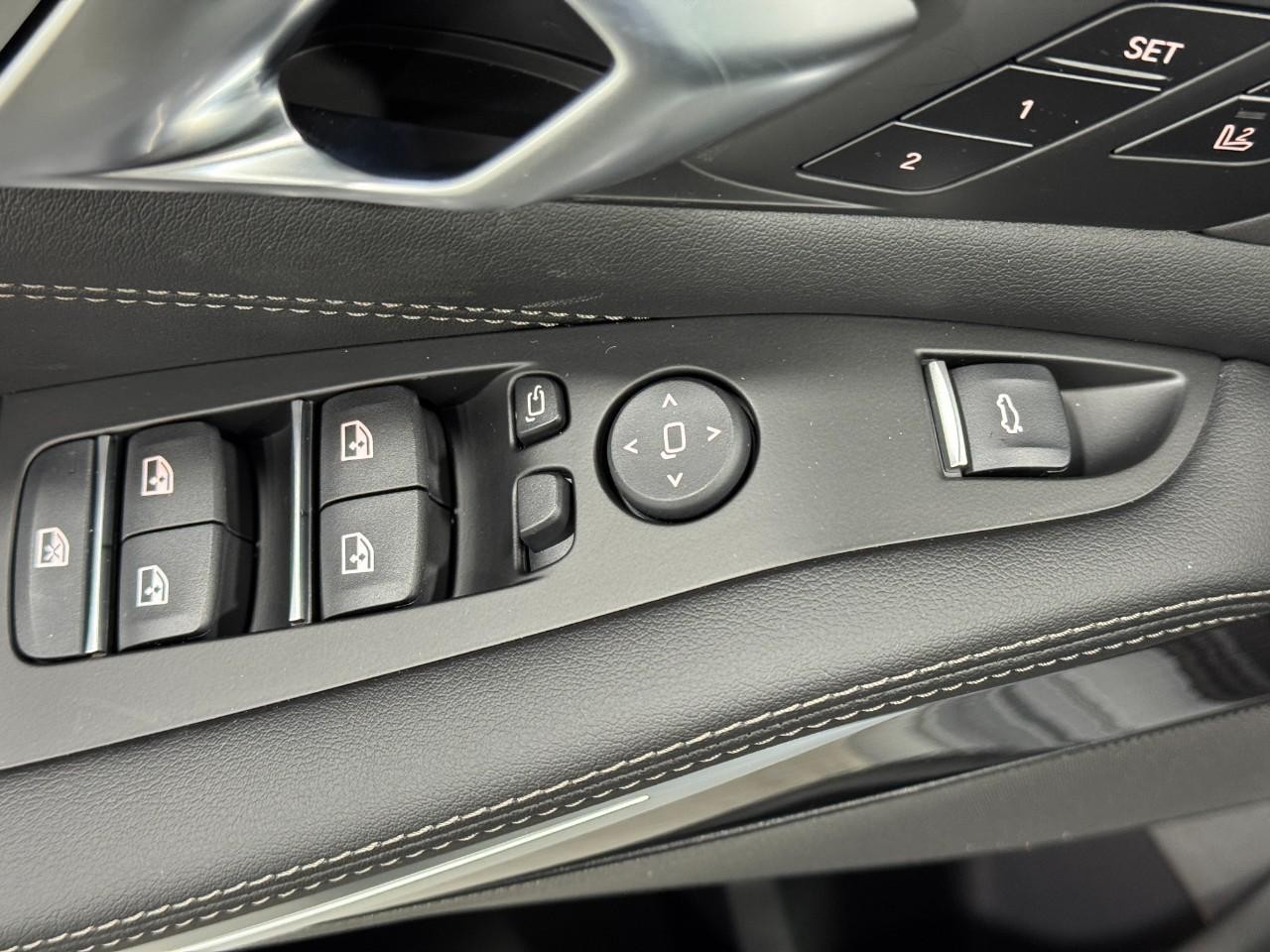 BMW X5 Vehicle Full-screen Gallery Image 27