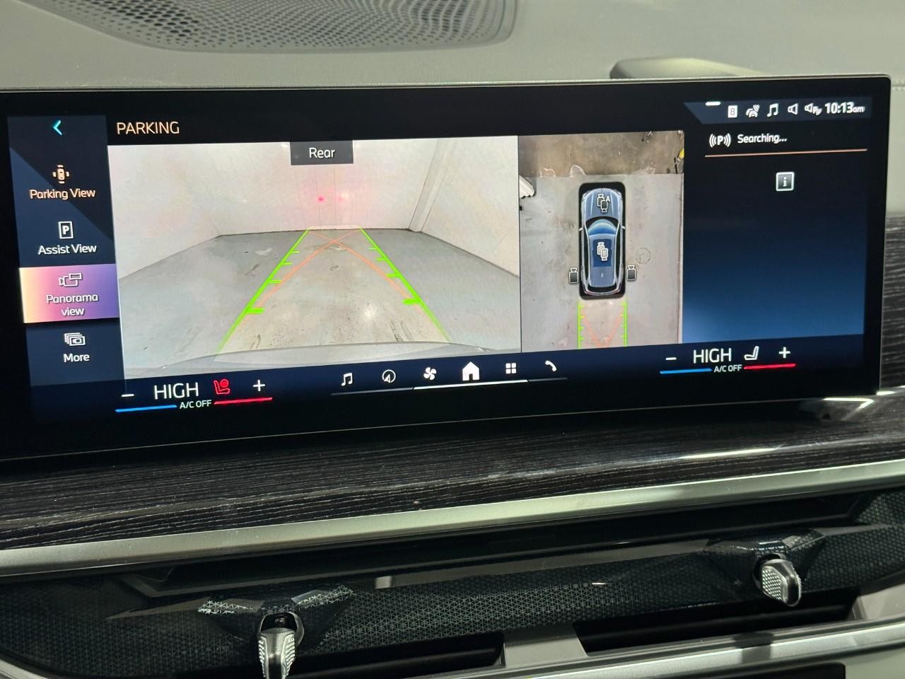 BMW X5 Vehicle Full-screen Gallery Image 35