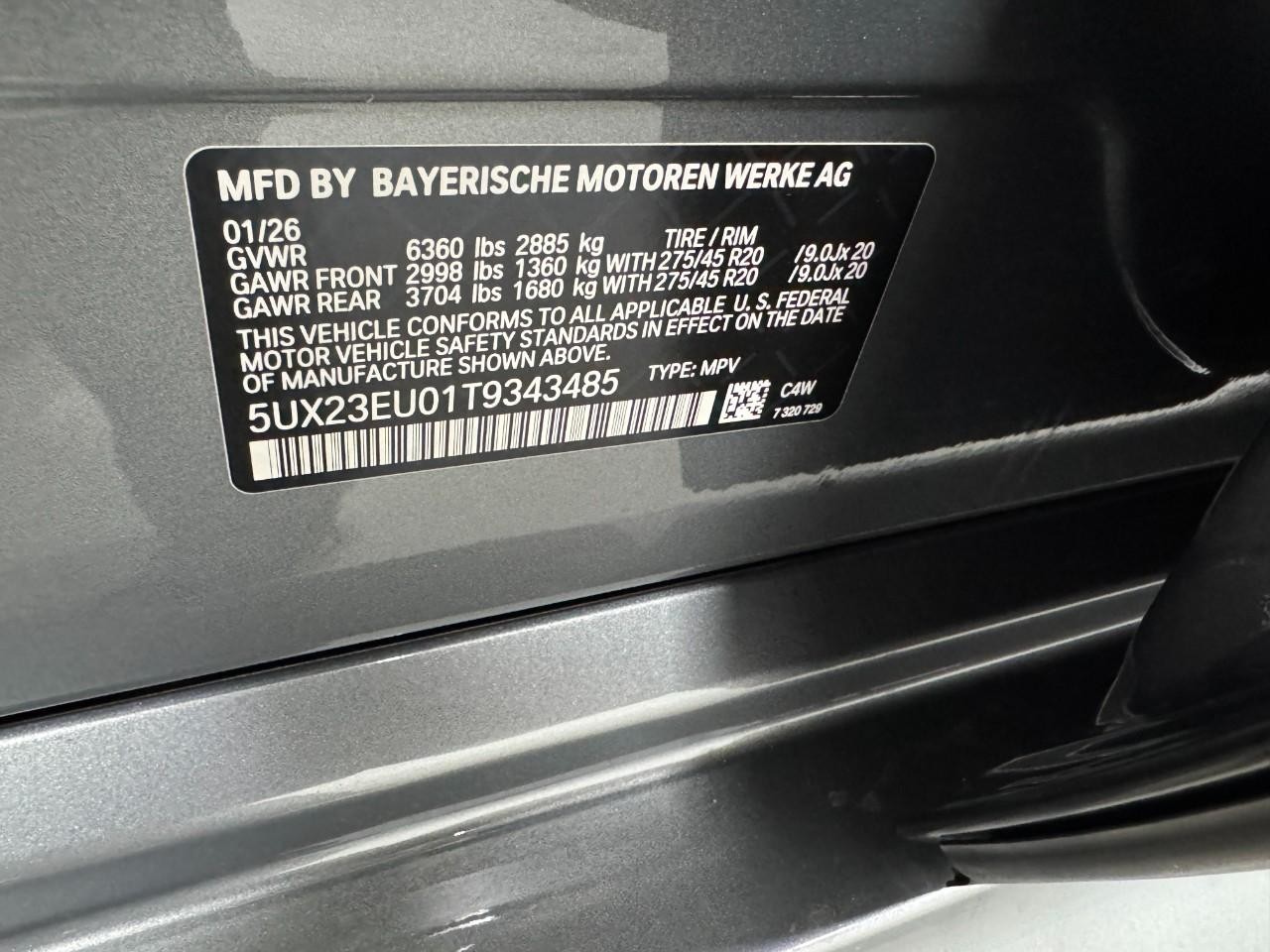 BMW X5 Vehicle Full-screen Gallery Image 36