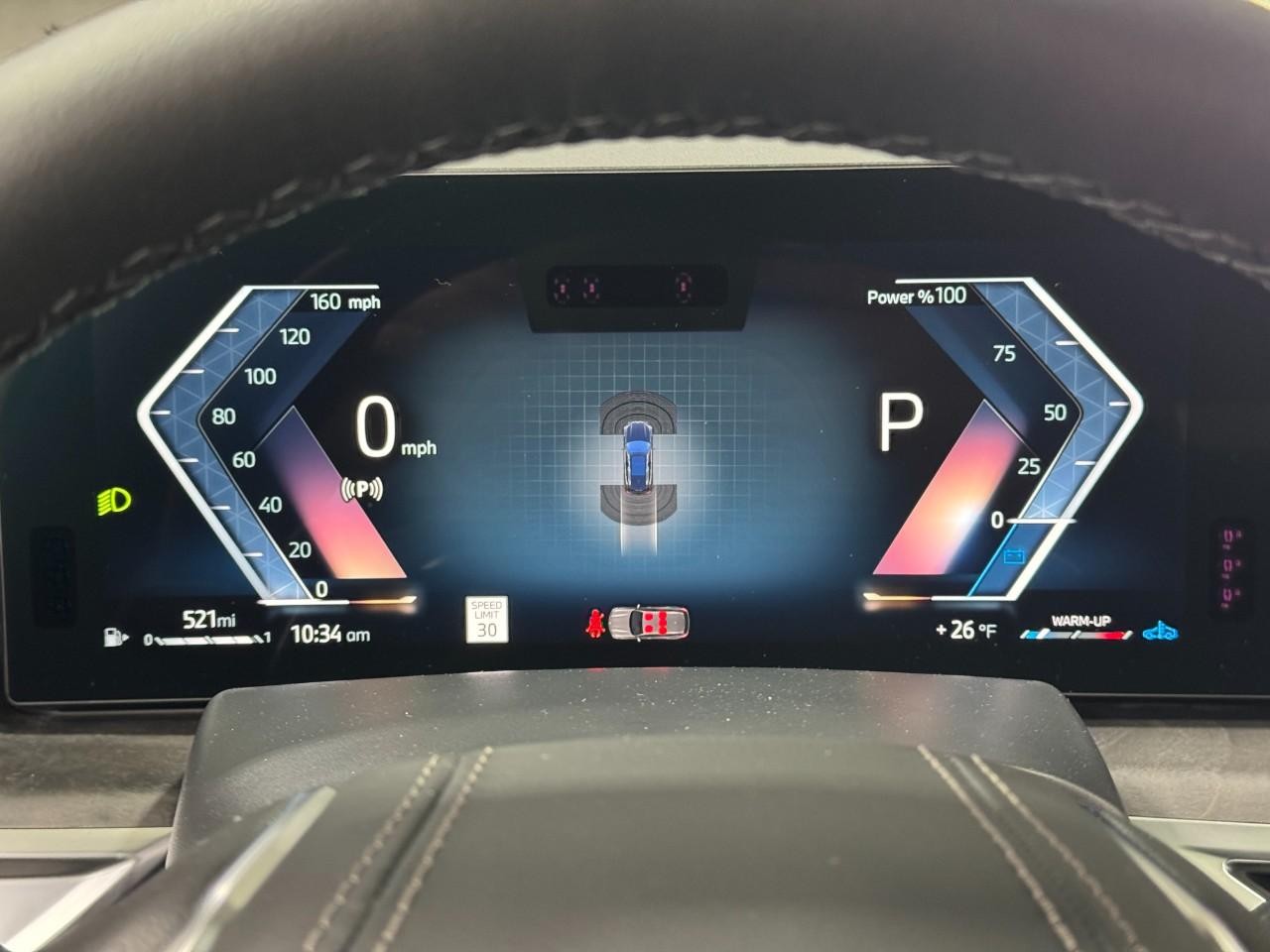 BMW X5 Vehicle Full-screen Gallery Image 32